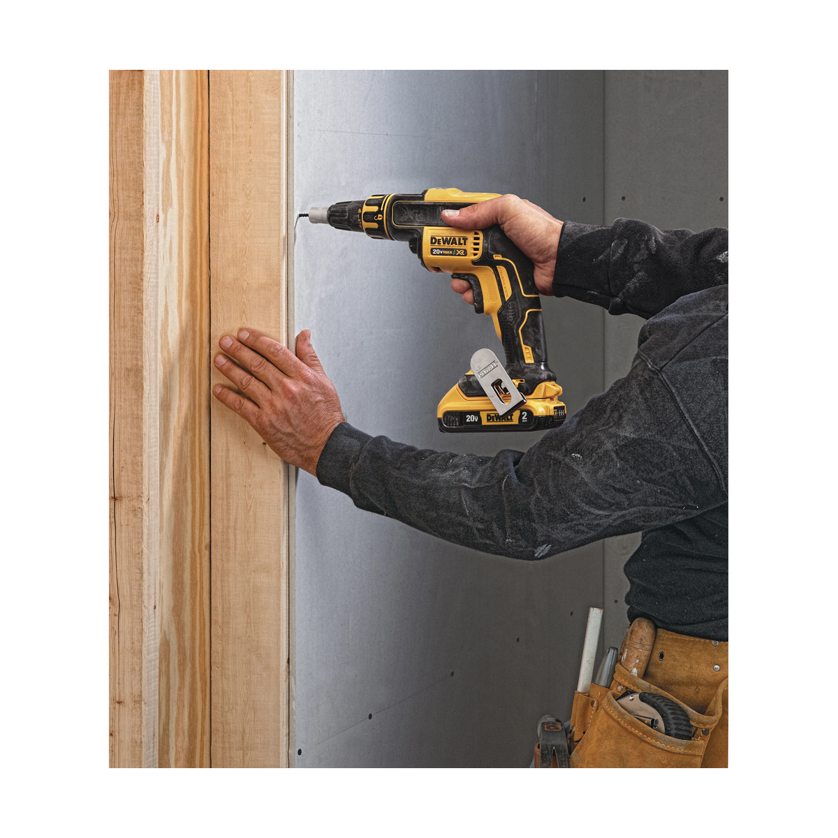 Акумулаторен винтоверт DeWALT DCF620D2, 18 V, 2 Ah, 30 Nm, 1/4