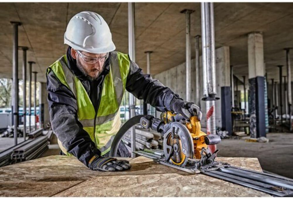 Акумулаторен безчетко циркуляр DeWALT DCS579N, 54 V / 18 V, без батерии зарядно устройство