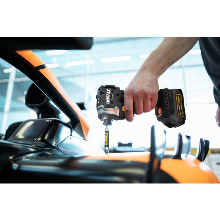 Акумулаторен ударен винтоверт DeWALT DCF85MN McLaren F1 Team, 18 V, 1/4 Акумулаторен ударен винтоверт DeWALT DCF85MN McLaren F1 Team, 18 V, 1/4