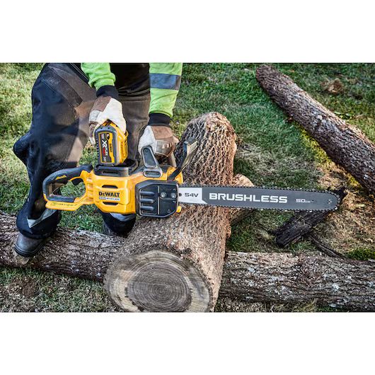 Акумулаторен безчетко верижен трион DeWALT DCMS575N, 54 V, без батерии и зарядно устройство
