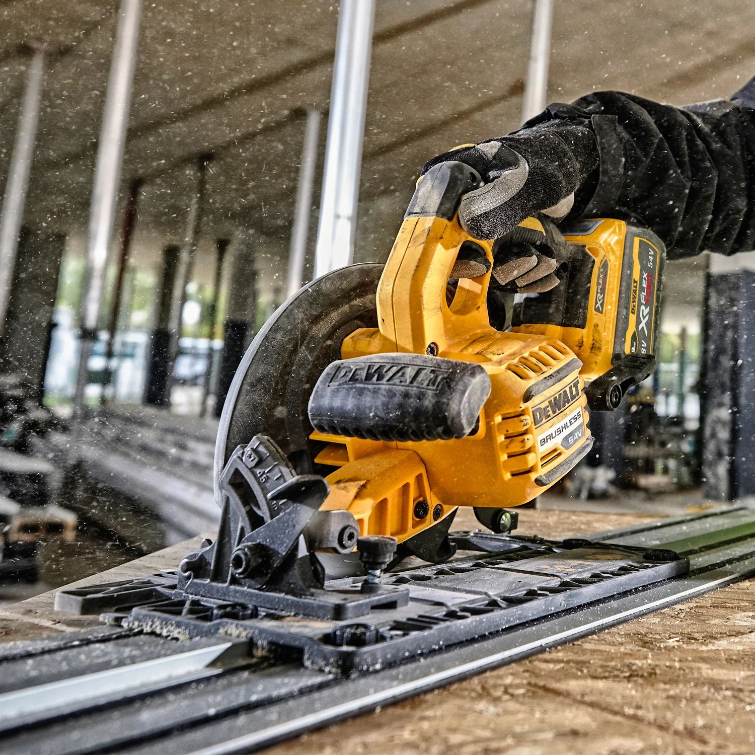 Акумулаторен ръчен циркуляр DeWALT DCS579X2-QW, 54 V, 190 мм, 2х9 Ah