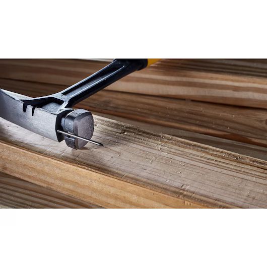 Кофражен чук с прави челюсти DeWALT DWHT51004-0, 570 гр - от Etools.bg Кофражен чук с прави челюсти DeWALT DWHT51004-0, 570 гр