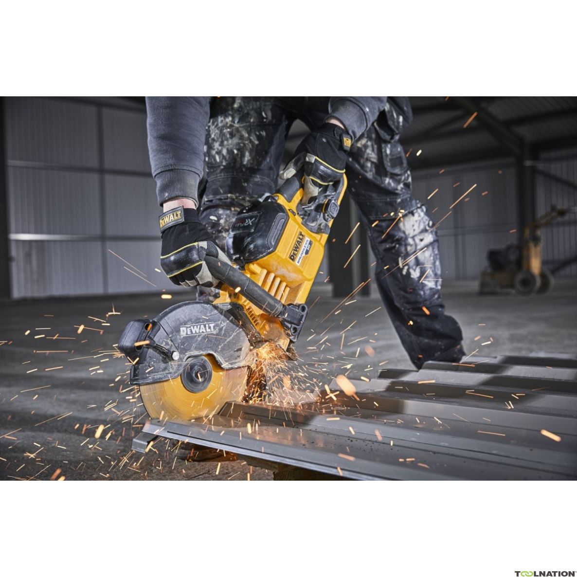 Акумулаторен циркуляр DeWALT Flexvolt DCS691X2-QW, 54 V, 230 мм, 9 Ah