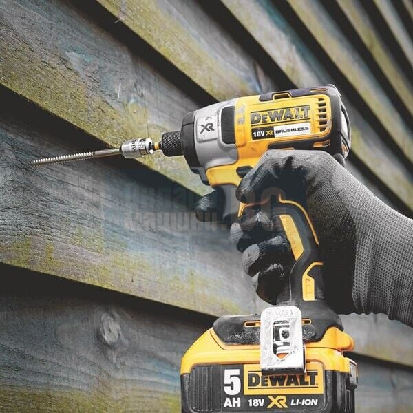 Акумулаторна безчеткова ударна бормашина DeWALT DCD796P1, 18 V, 5 Ah, 70 Nm