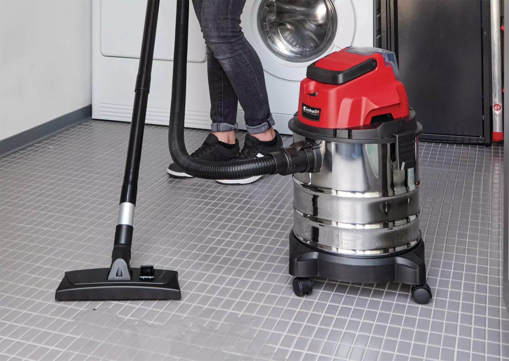 Акумулаторна прахосмукачка за сухо и мокро почистване Einhell TC-VC 18/20 Li S-Solo, 18 V (2347130)