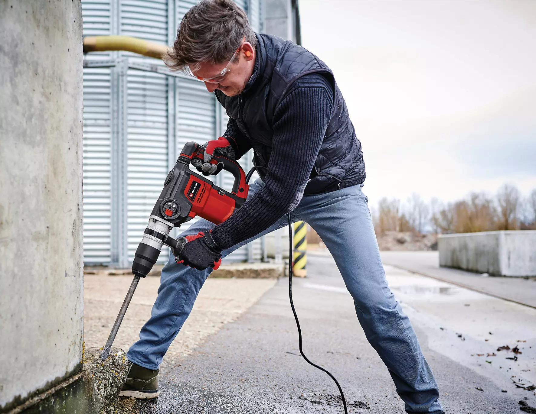 Електрически ударен перфоратор Einhell TE-RH 40 3F, SDS-Max, 1050 W, 10 J (4257935) - от Etools.bg Електрически ударен перфоратор Einhell TE-RH 40 3F, SDS-Max, 1050 W, 10 J (4257935)