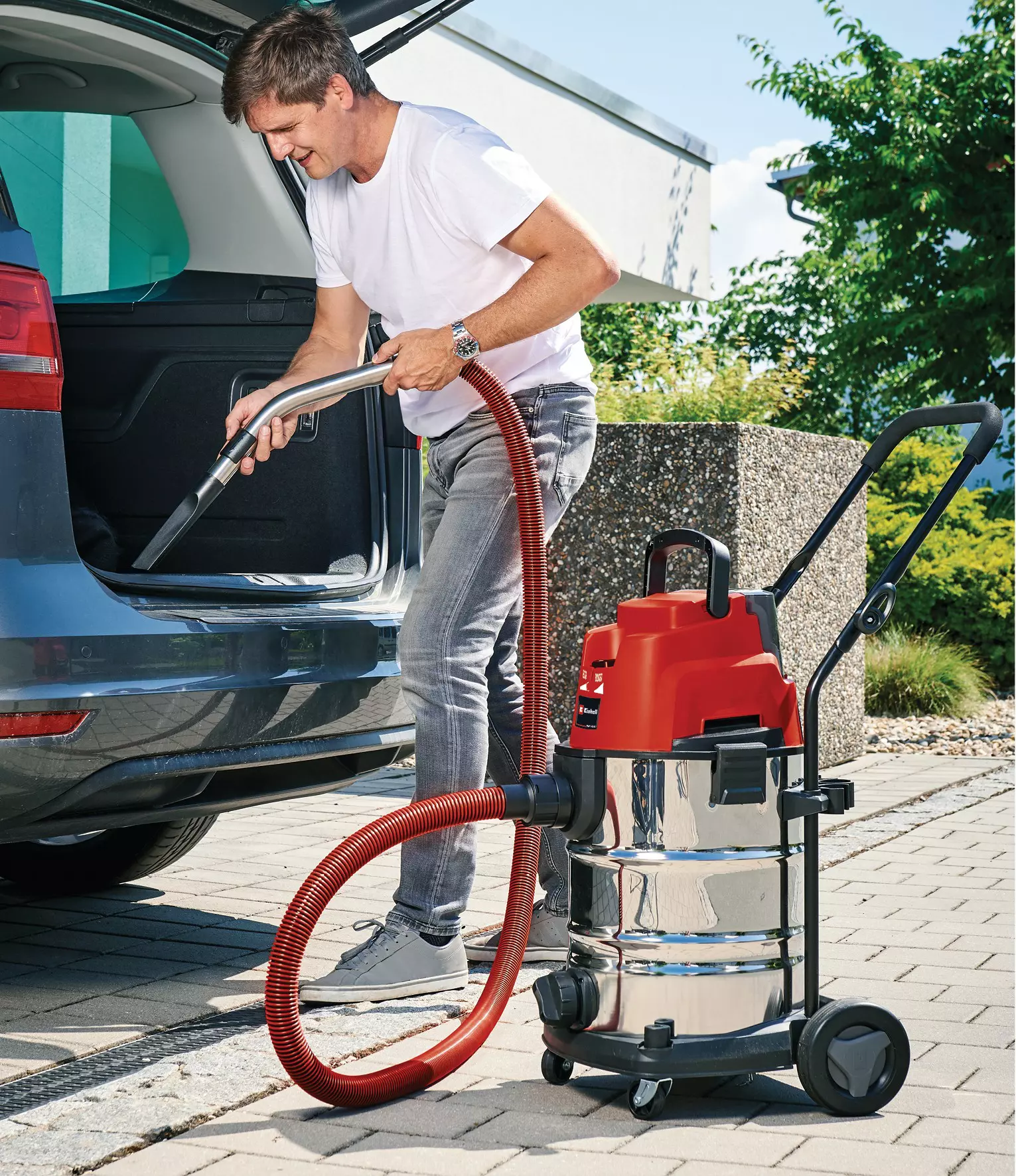 Акумулаторната прахосмукачка Einhell TE-VC 36/30 LI S-Solo, 18 V, без батерии и зарядно устройство (2347140)