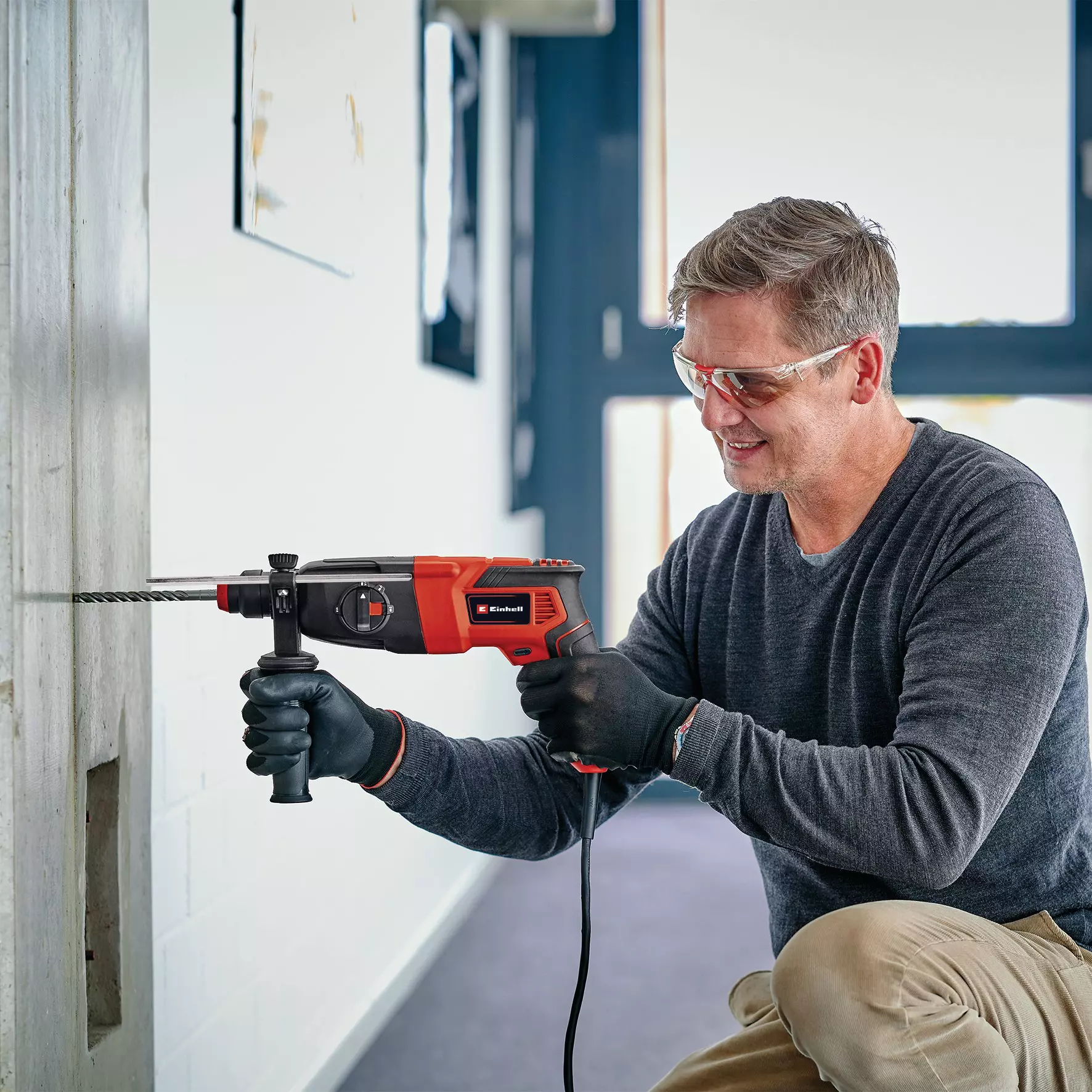 Електрически перфоратор Einhell TC-RH6204F, 620 W, 2.2 J, SDS-Plus (4257990) - от Etools.bg Електрически перфоратор Einhell TC-RH6204F, 620 W, 2.2 J, SDS-Plus (4257990)