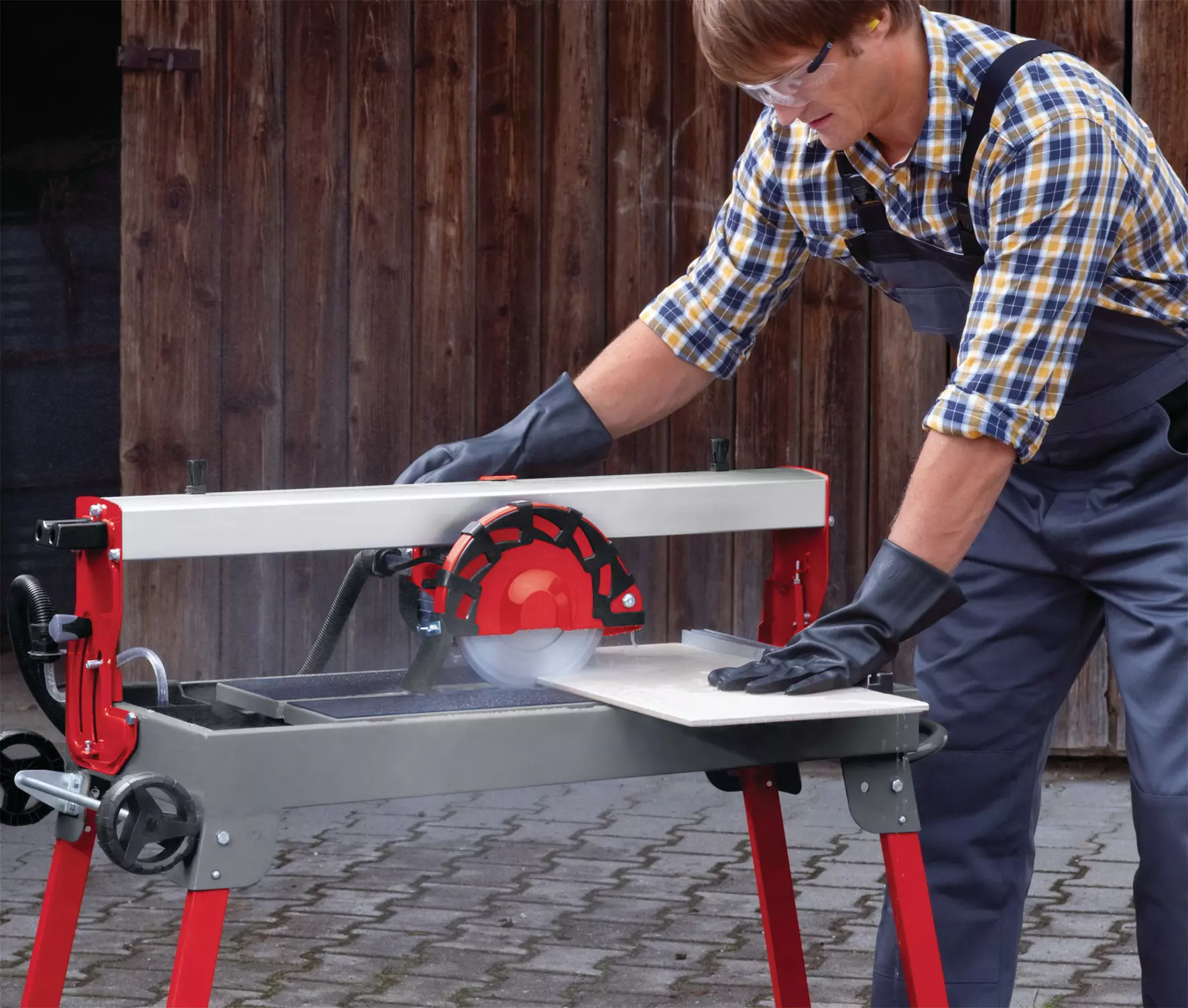 Електрически радиален циркуляр за фаянс и теракот Einhell TE-TC 620 U, 900 W, ф200 мм (4301295) - от Etools.bg Електрически радиален циркуляр за фаянс и теракот Einhell TE-TC 620 U, 900 W, ф200 мм (4301295)