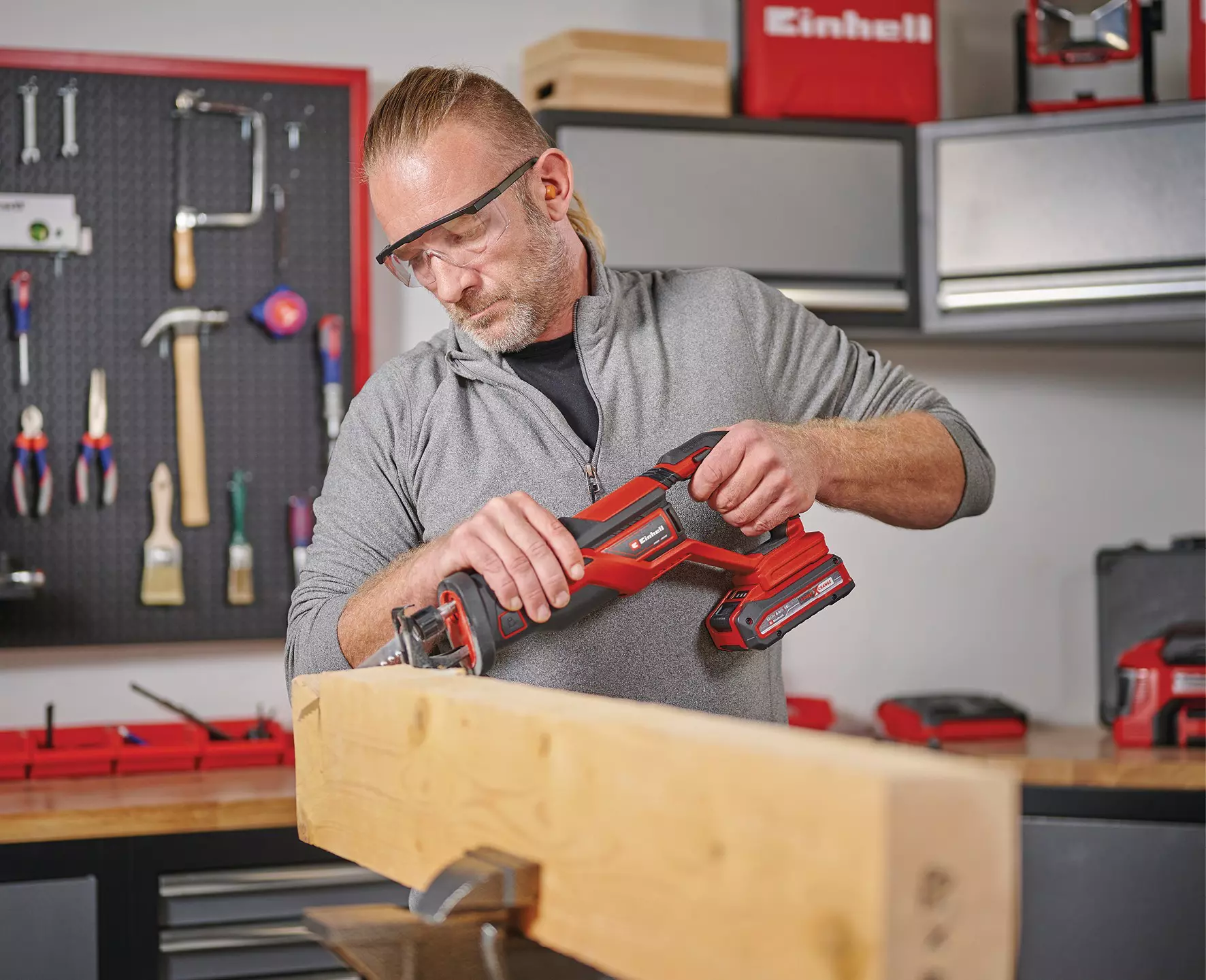 Акумулаторен саблен трион Einhell TE-AP 18/26 Li - Solo, 18 V (4326290) - от Etools.bg Акумулаторен саблен трион Einhell TE-AP 18/26 Li - Solo, 18 V (4326290)