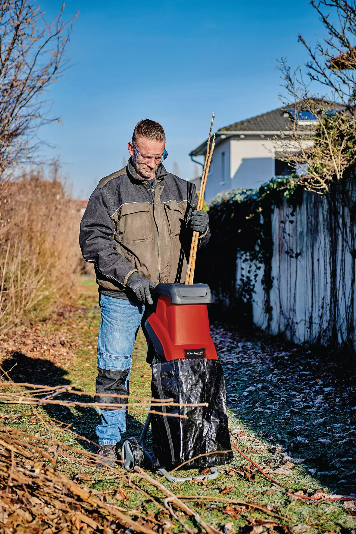 Електрическа дробилка за клони Einhell GC-KS 2540, 2000 W, до ф40 мм (3430330) - от Etools.bg Електрическа дробилка за клони Einhell GC-KS 2540, 2000 W, до ф40 мм (3430330)
