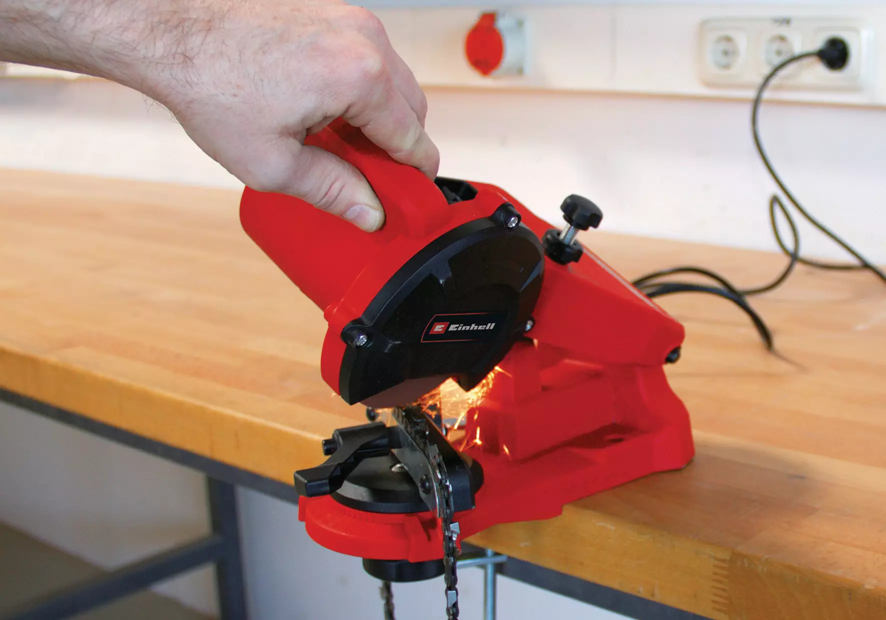 Електрическа машина за заточване на вериги Einhell GC-CS 85 E, 85 W, 108 мм (4499920) - от Etools.bg Електрическа машина за заточване на вериги Einhell GC-CS 85 E, 85 W, 108 мм (4499920)