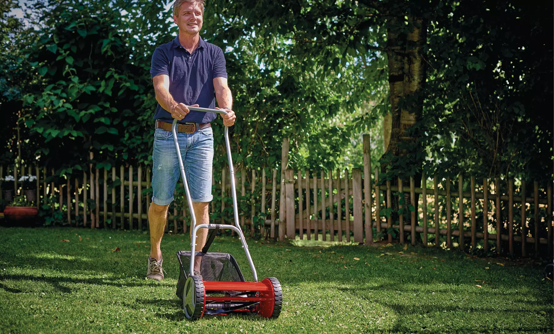 Ръчна косачка Einhell GC-HM 300, 30 см, 16 л (3414114) - от Etools.bg Ръчна косачка Einhell GC-HM 300, 30 см, 16 л (3414114)