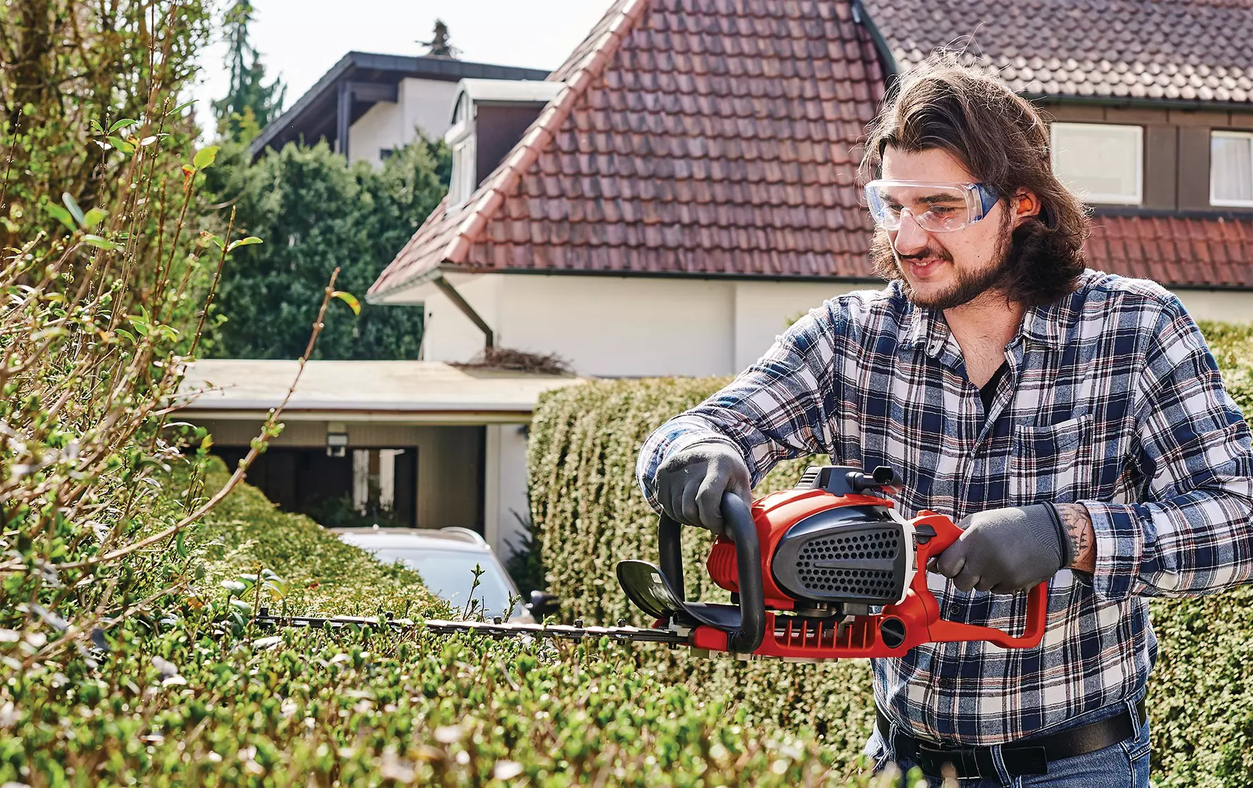 Бензинов храсторез Einhell GE-PH 2555 A, 1.1 к.с, 55 см (3403835) - от Etools.bg Бензинов храсторез Einhell GE-PH 2555 A, 1.1 к.с, 55 см (3403835)