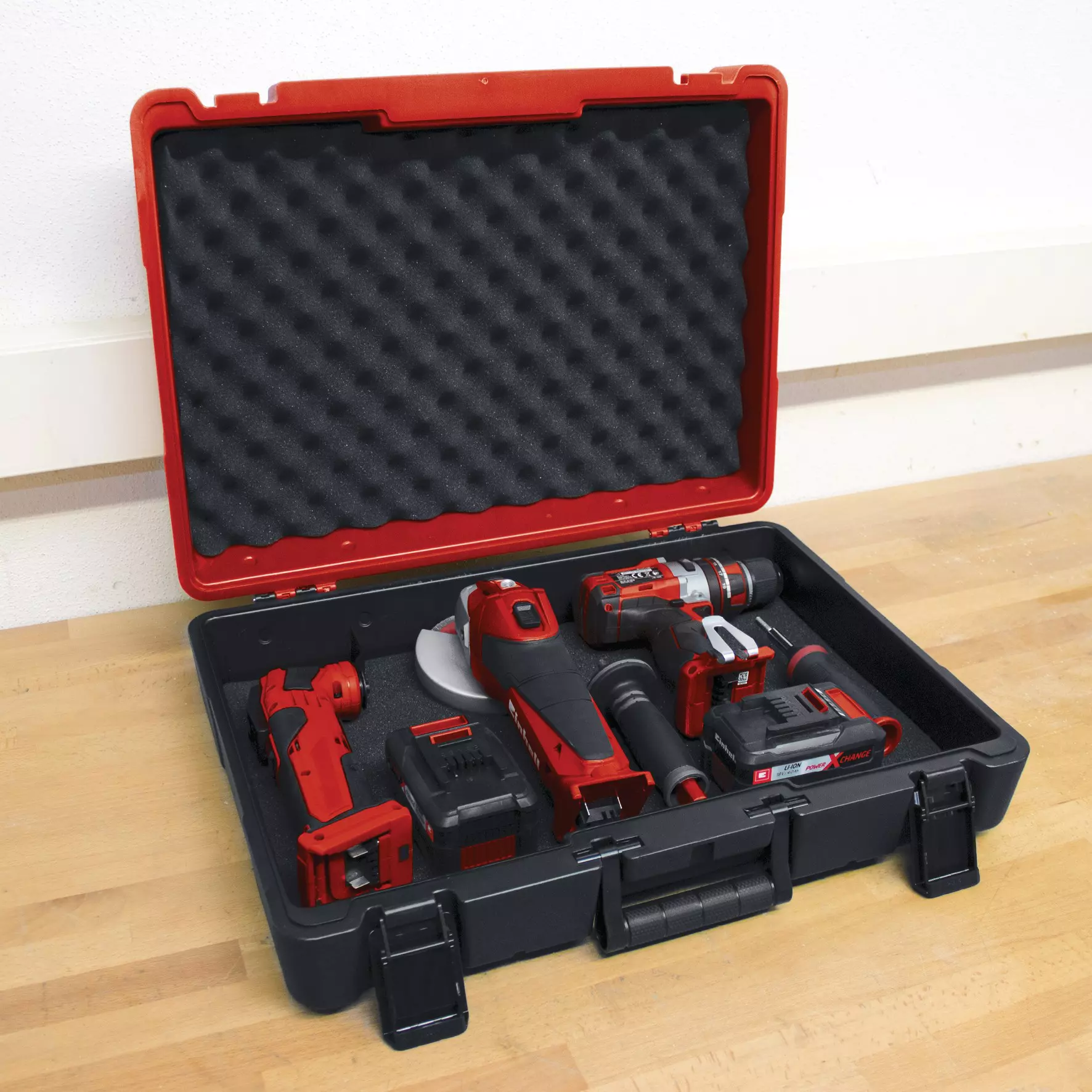Универсален куфар Einhell E-Box M55/40, до 30 кг, 400х550х150 мм (4530049) - от Etools.bg Универсален куфар Einhell E-Box M55/40, до 30 кг, 400х550х150 мм (4530049)