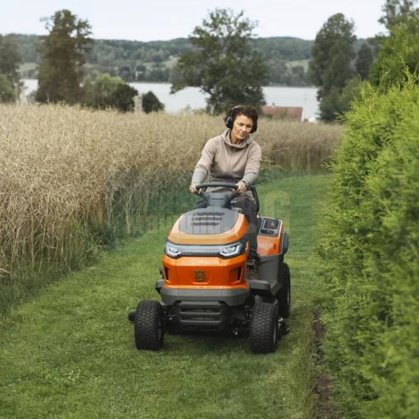 Бензинова тракторна косачка Husqvarna TC215T, 15.6 к.с, 95 см, 586 см³ (970727701)