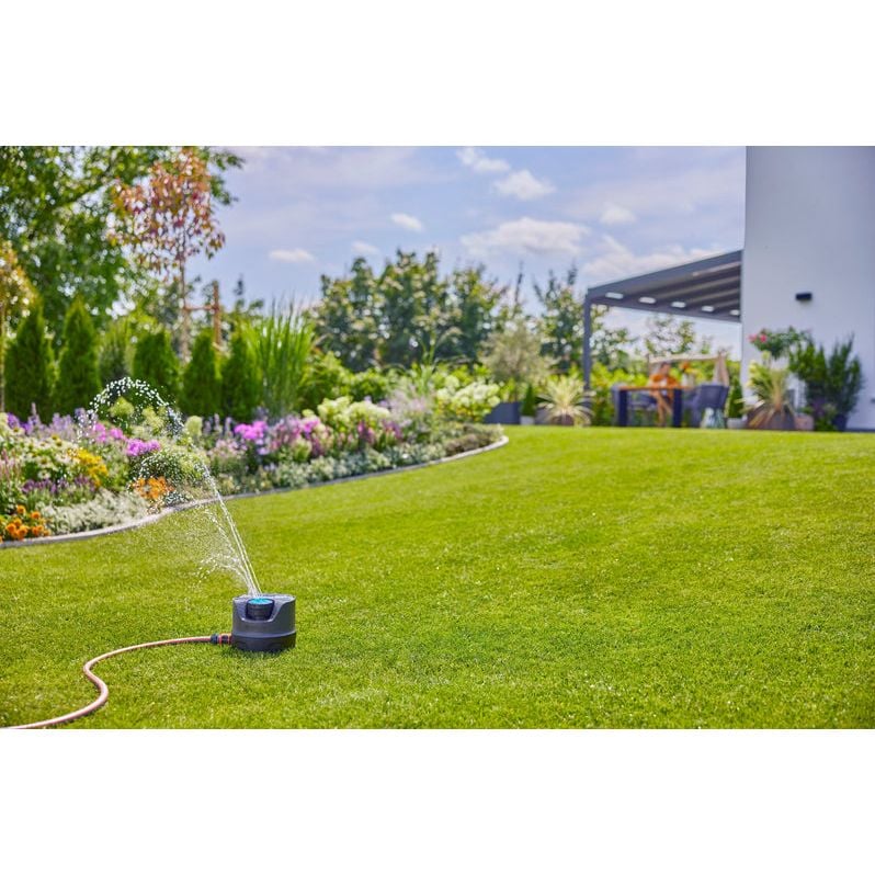 Соларна система за напояване Gardena AquaPrecise, 2-10 м, 320 м² (16000-29) - от Etools.bg Соларна система за напояване Gardena AquaPrecise, 2-10 м, 320 м² (16000-29)