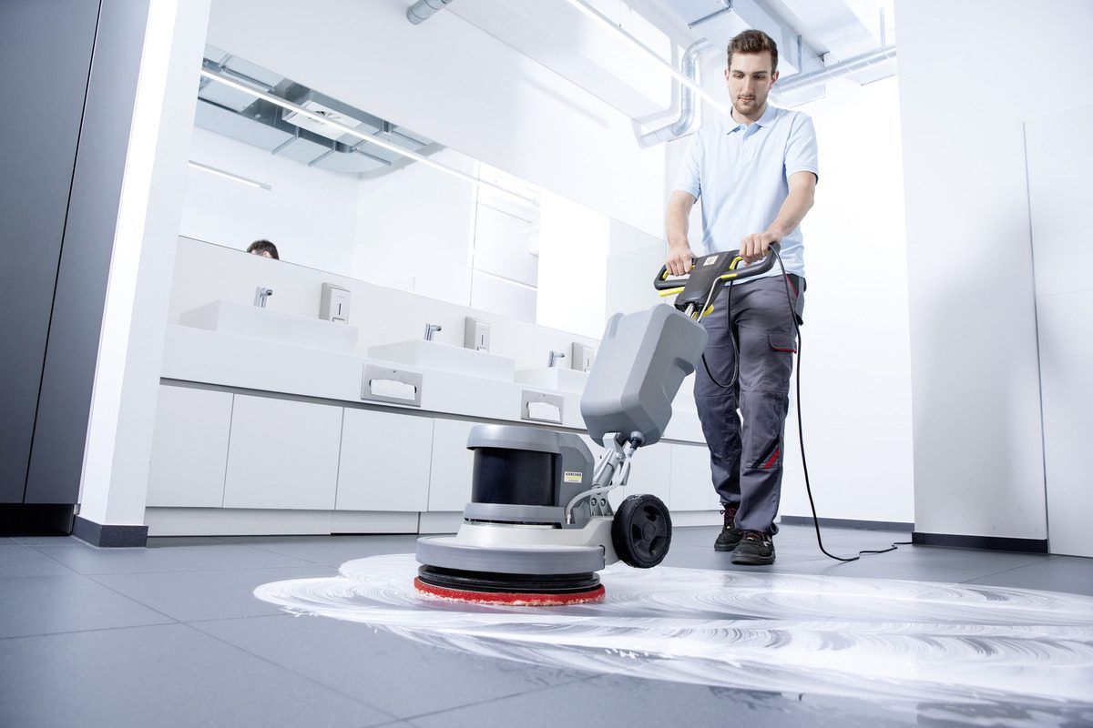 Електрическа подопочистваща машина Karcher BDS 43/DUO C, 1500 W, 430 мм - от Etools.bg Електрическа подопочистваща машина Karcher BDS 43/DUO C, 1500 W, 430 мм