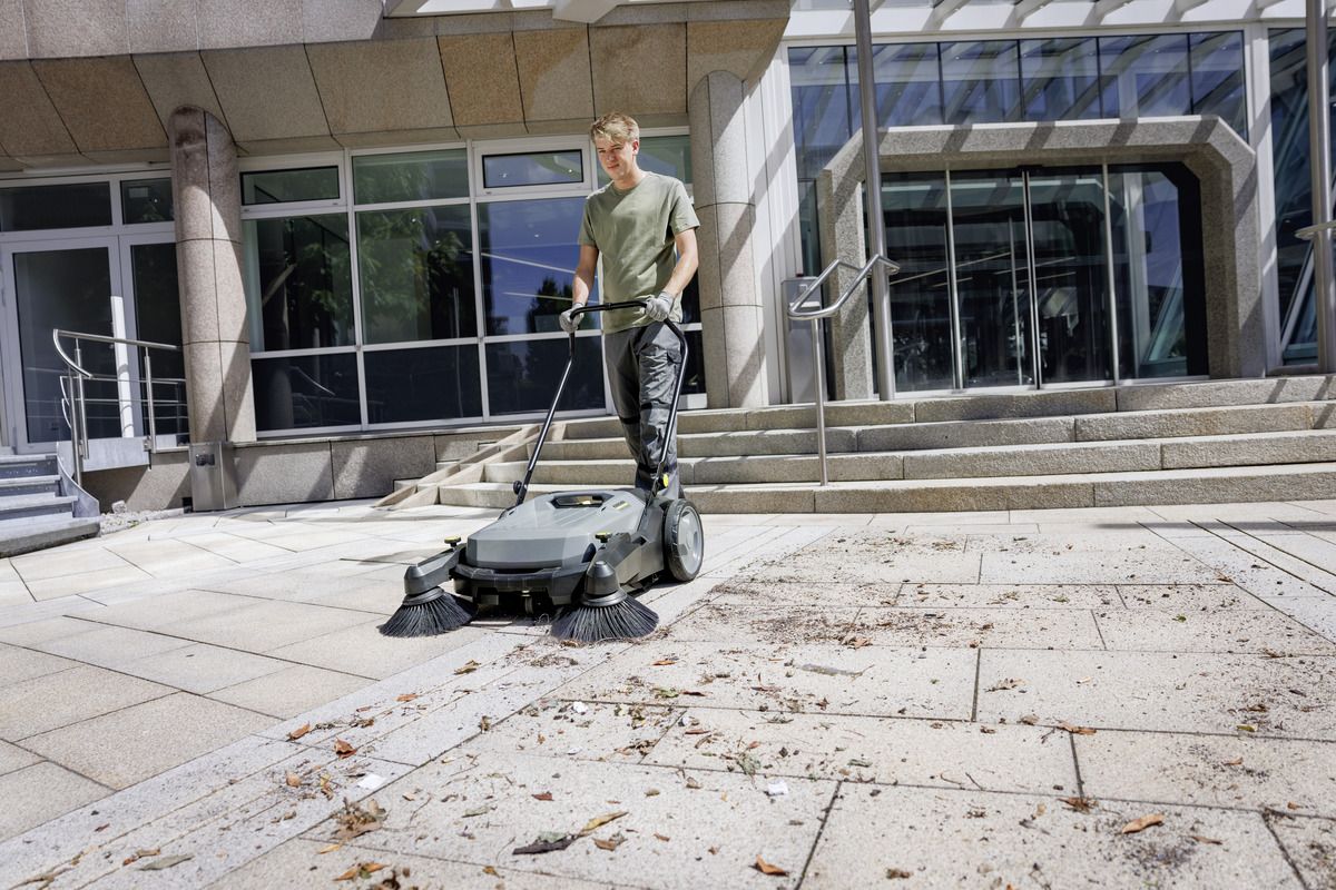 Ръчна метачна машина Karcher KM 70/20 C 2SB, 480 мм, 3920 м²/ч