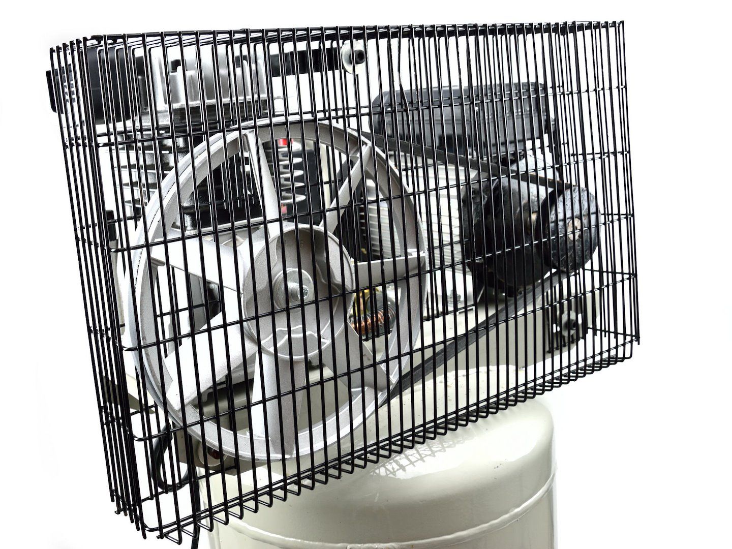 Бензинов монофазен вертикален ремъчен компресор Geko G80304, 1500 W, 390 л/мин, 8 бара, 100 л