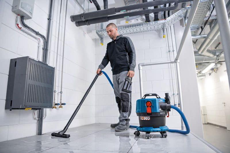 Акумулаторна прахосмукачка Bosch Professional GAS 18V-12 MC, 18 V, 170 бара, 30 л/сек, без батерии и зарядно устройство (06019K2000)