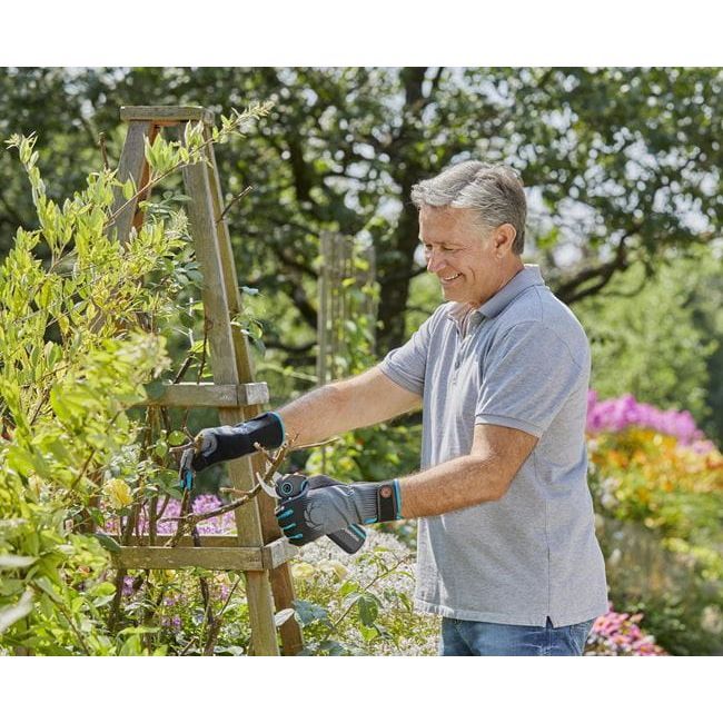 Акумулаторна лозарска ножица Gardena AssistCut, 3.6 V, 25 мм (12222-20) - от Etools.bg Акумулаторна лозарска ножица Gardena AssistCut, 3.6 V, 25 мм (12222-20)