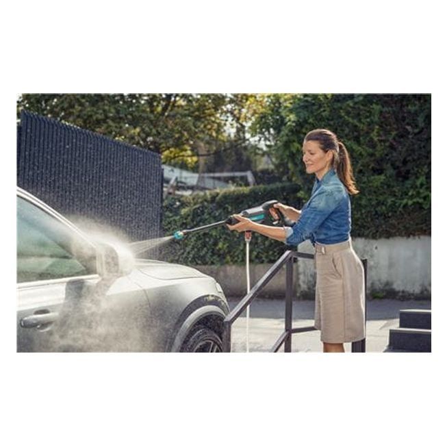 Акумулаторна водоструйка Gardena AquaClean 24/18V P4A, 18 V, 2.5 Ah, 250 л/ч., 24 бара (14800-20)