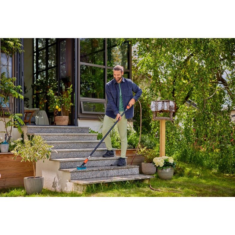Четка за миене Gardena Cleansystem Handle Brush, 28 см (18814-20)
