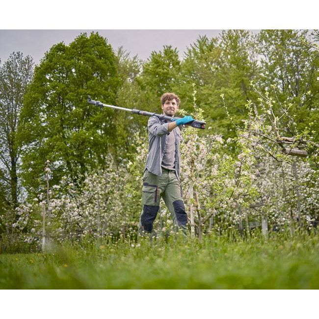 Акумулаторна телескопична ножица за клони Gardena HighCut 360/18V P4A Set, 18 V, 2 Ah, 28 мм (14776-20)
