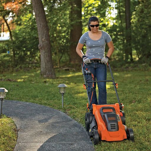 Електрическа косачка Black & Decker LM2000, 2 kW, 480 мм, 600 м2 - от Etools.bg Електрическа косачка Black & Decker LM2000, 2 kW, 480 мм, 600 м2