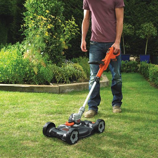 Акумулаторен тример Black & Decker STC1820CM, 18 V, 2 Ah, 280 мм - от Etools.bg Акумулаторен тример Black & Decker STC1820CM, 18 V, 2 Ah, 280 мм