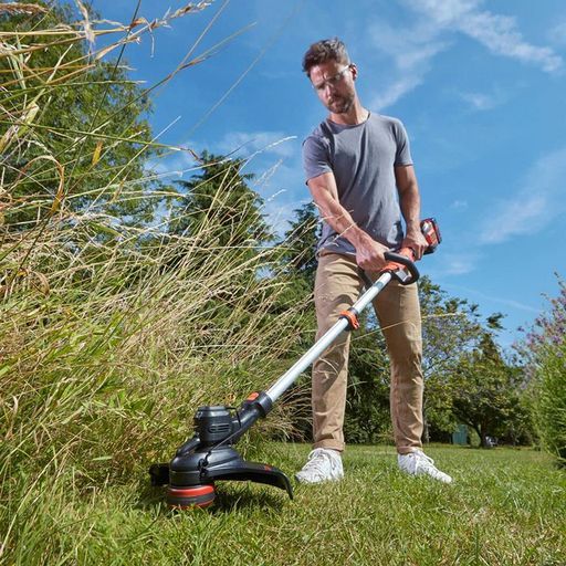 Акумулаторен тример Black & Decker BCSTE636L1, 36 V, 2.5 Ah, 330 мм - от Etools.bg Акумулаторен тример Black & Decker BCSTE636L1, 36 V, 2.5 Ah, 330 мм