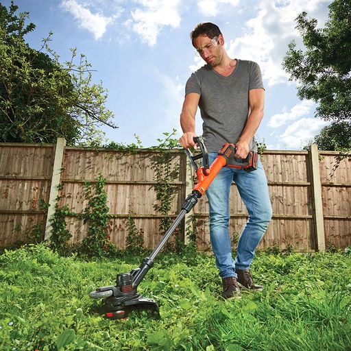 Акумулаторен тример Black & Decker STC1820PC, 18 V, 280 мм, без батерии и зарядно устройство - от Etools.bg Акумулаторен тример Black & Decker STC1820PC, 18 V, 280 мм, без батерии и зарядно устройство