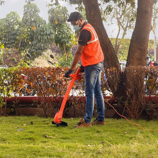 Електрически тример Black & Decker GL360SB, 350 W, 250 мм - от Etools.bg Електрически тример Black & Decker GL360SB, 350 W, 250 мм