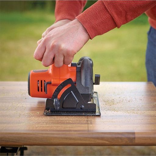 Акумулаторен ръчен циркуляр Black & Decker BDCCS18N, 18 V, ф140 мм, 3700 об/мин, без батерии и зарядно устройство - от Etools.bg Акумулаторен ръчен циркуляр Black & Decker BDCCS18N, 18 V, ф140 мм, 3700 об/мин, без батерии и зарядно устройство