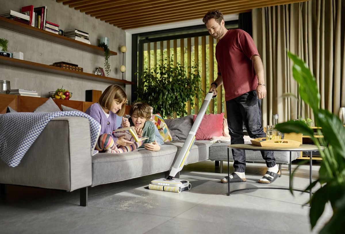 Акумулаторна подочистачка Karcher FCV 2 Natural N, 3 в 1, 21.6 V, 240 мм, с батерия и зарядно