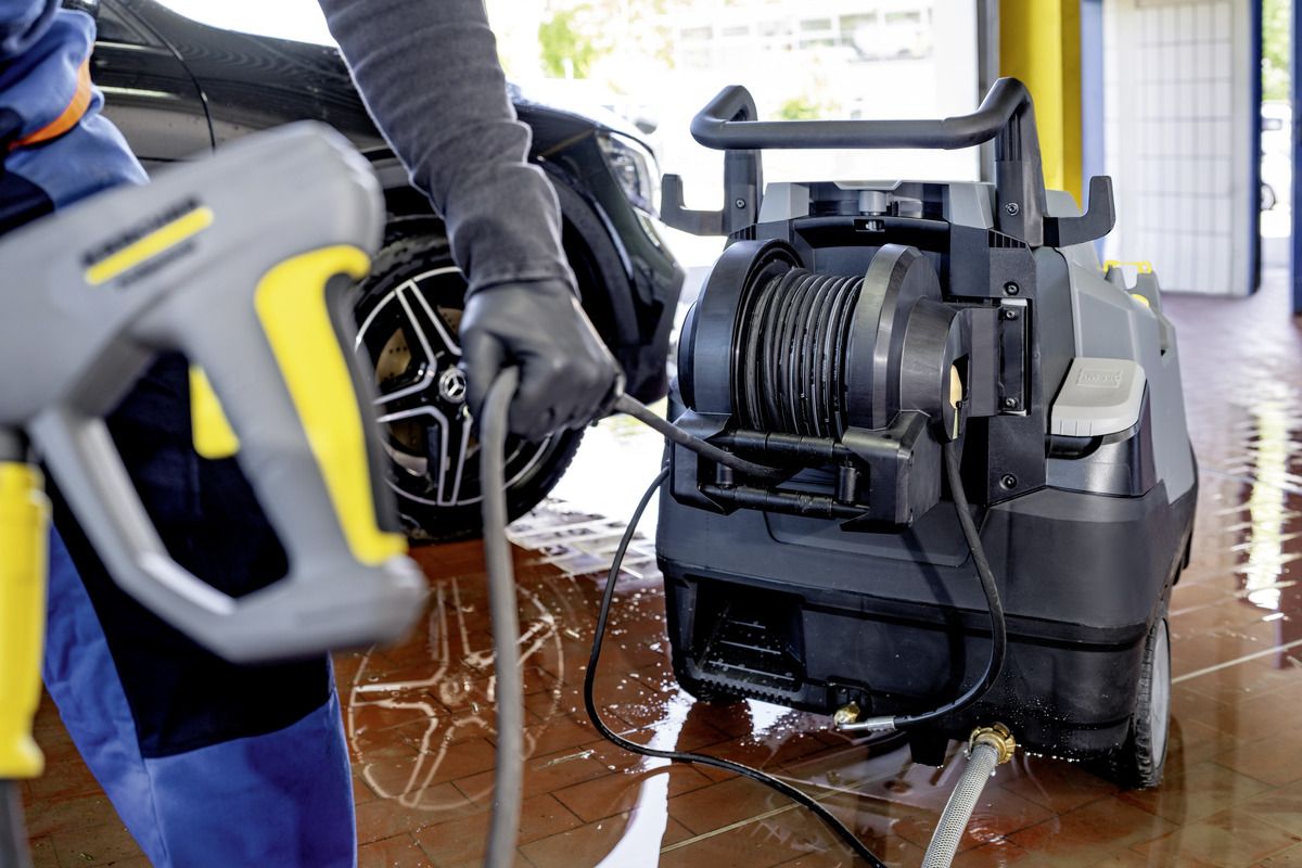 Електрическа професионална трифазна пароструйка Karcher HDS 8/18-4 CXA, 6000 W, 300-800 л/ч, 30-180 бара