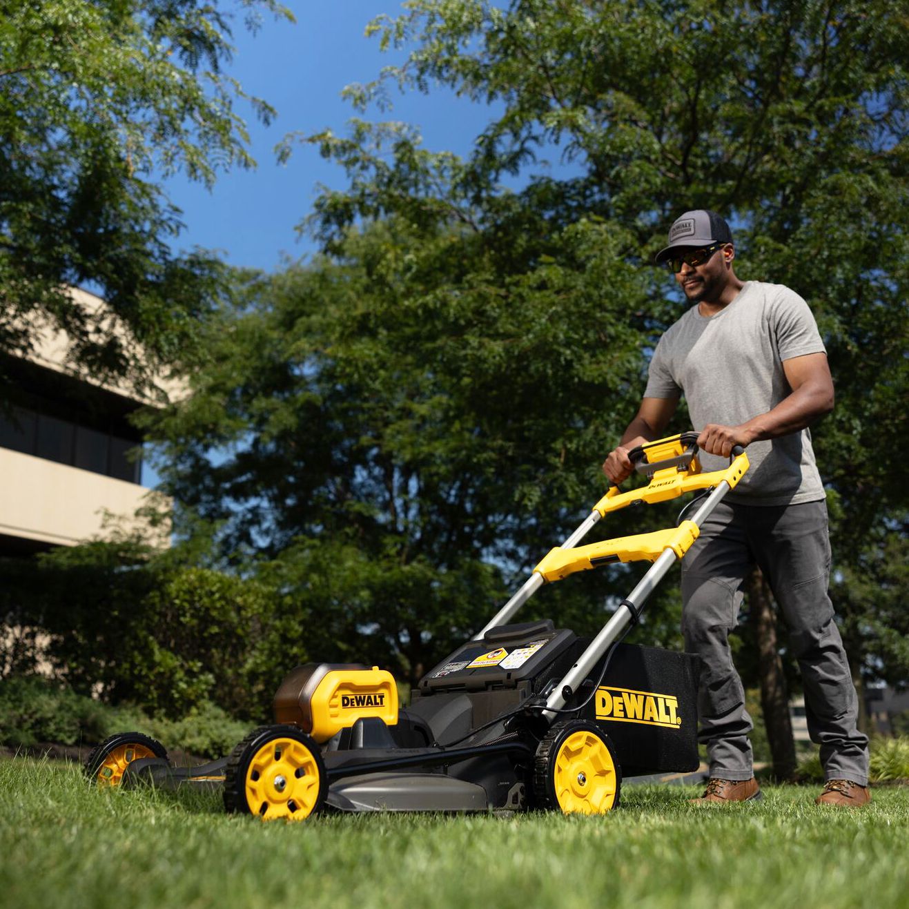 Акумулаторна косачка DeWALT DCMWSP550N, 54/18 V, 530 мм, 980 м2, без батерии и зарядно устройство