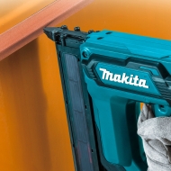 MAKITA DFN350Z Акумулаторен такер без батерии и зарядно устройство 18 V за гвоздеи 15-35 мм