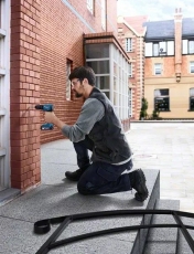 BOSCH GSB 185-LI Professional Акумулаторен ударен винтоверт 18 V 2 Ah 50 Nm (06019K3100)