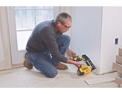 Акумулаторен такер DeWALT DCN662N, 18 V,  16Ga, без батерии и зарядно устройство