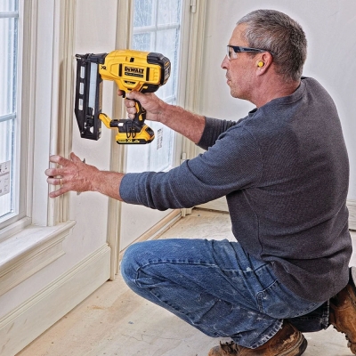 Акумулаторен такер DeWALT DCN662N, 18 V,  16Ga, без батерии и зарядно устройство