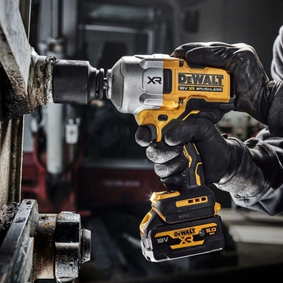 Акумулаторен ударен гайковерт DeWALT DCF961N, 18 V, 2372 Nm, без батерии и зарядно устройство