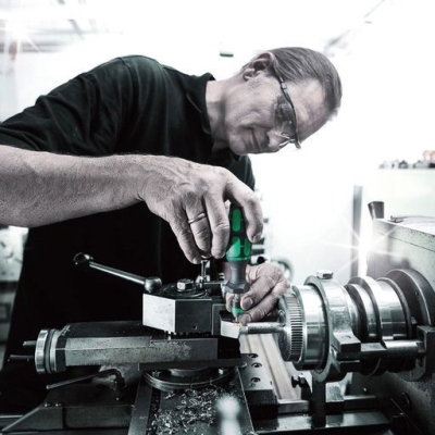 Динамометрична отвертка с държач за битове Wera Kraftform 7400, 1/4"x142 мм, 0.1-0.34 Nm (05074770001)