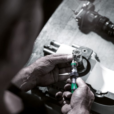 Динамометрична отвертка с държач за битове Wera Kraftform 7400, 1/4"x142 мм, 0.9-1.5 Nm (05074774001)