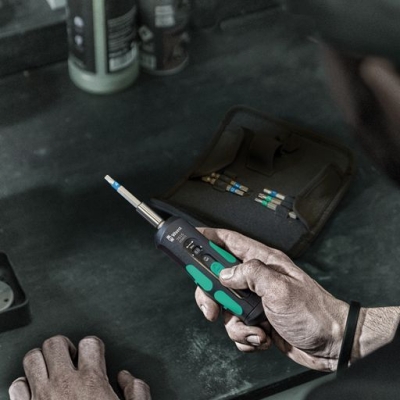 Динамометрична отвертка с държач за битове Wera 7515 Kraftform Safe-Torque Speed Torque, 1/4"x147.5 мм, 2-6 Nm (05075815001)