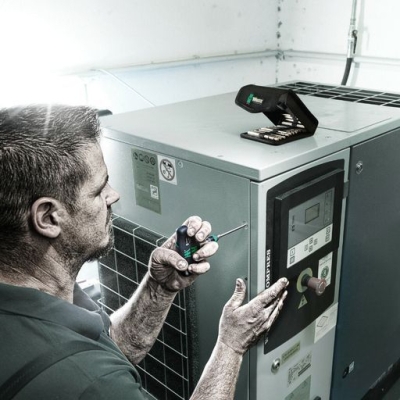 Комплект отвертка с тресчотен механизъм и битове Wera Kraftform Kompakt 400 RA Set 1, 17 бр. (05023471001)