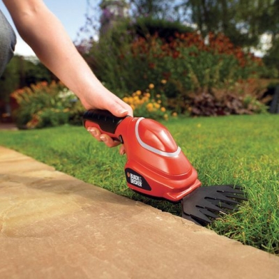 Акумулаторна ножица за трева и храсти Black & Decker GSL700, 7 V, 1.2 Ah, 100 мм, без зарядно устройство