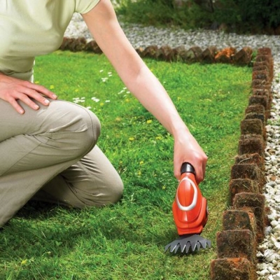 Акумулаторна ножица за трева и храсти Black & Decker GSL700, 7 V, 1.2 Ah, 100 мм, без зарядно устройство
