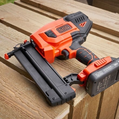 Акумулаторен такер за гвоздеи Black & Decker BCNG01N, 18 V, 16-50 мм, без батерии и зарядно устройство